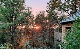 Cabanes Du Herisson, Cabanes Perchees De Standing Avec Spa